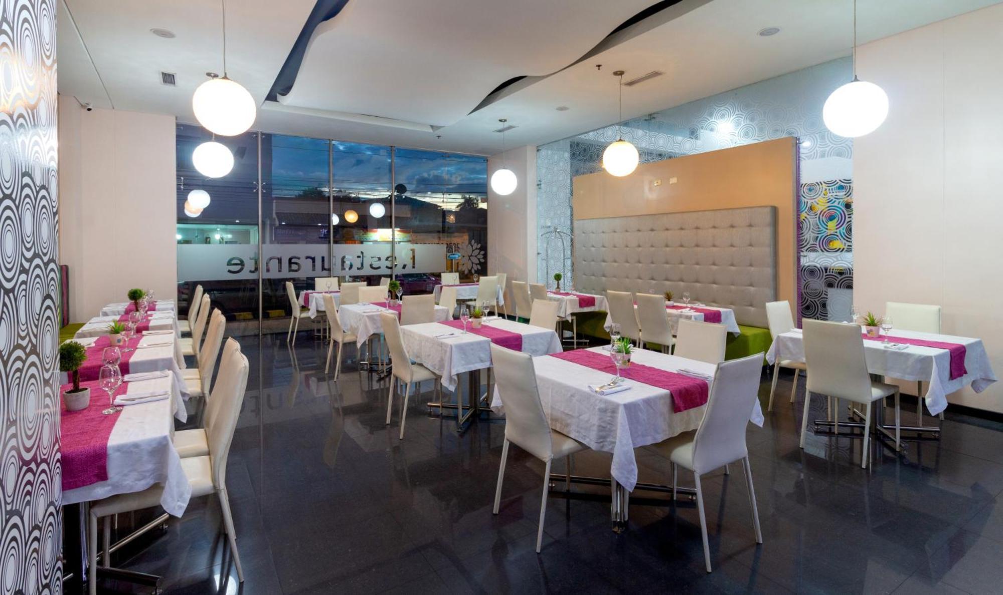 Hotel Baroca Monteria Ngoại thất bức ảnh